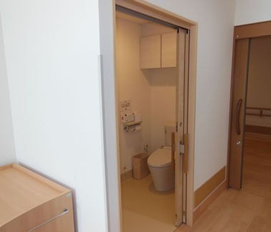 清潔なトイレの空間  