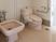 明るい広さのトイレ内