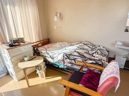 光が差し込む居室