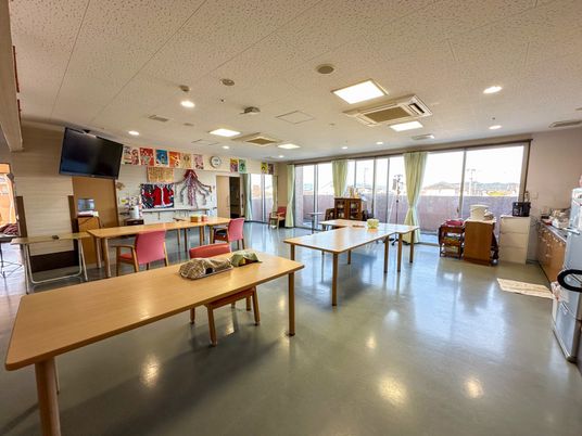 明るく開放的な部屋