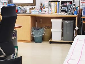 事務机周りの室内  