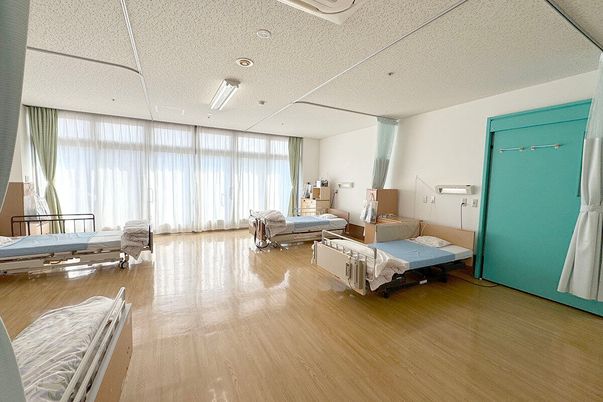 光が差し込む居室