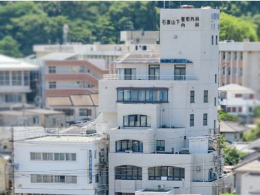病院併設の外観  