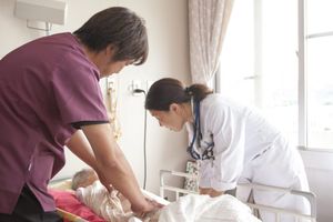 介護を支援する職員