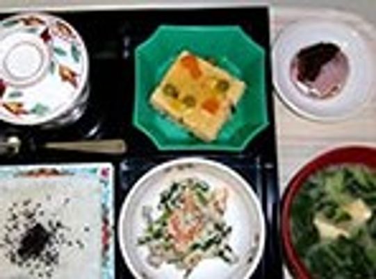 色とりどりの料理の食堂