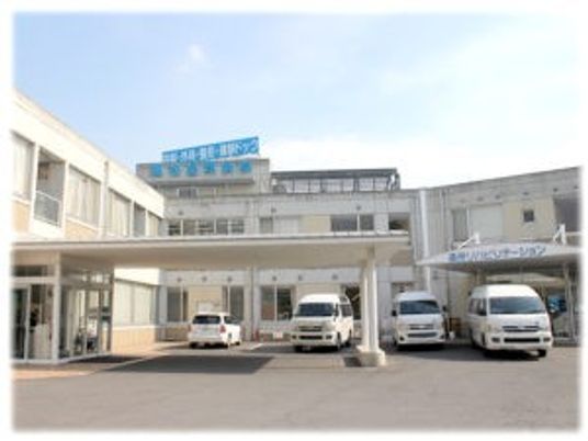 施設の外観と車両  