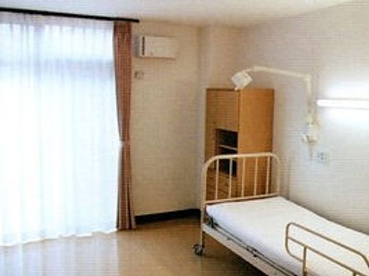 白いベッドの居室