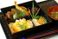 多彩な料理が盛られた器