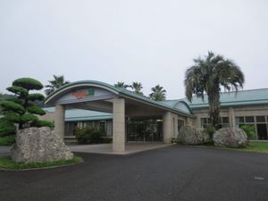 自然豊かな建物外観