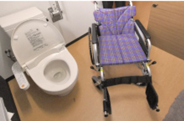 車椅子対応のトイレ