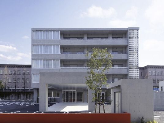外観正面の建物  