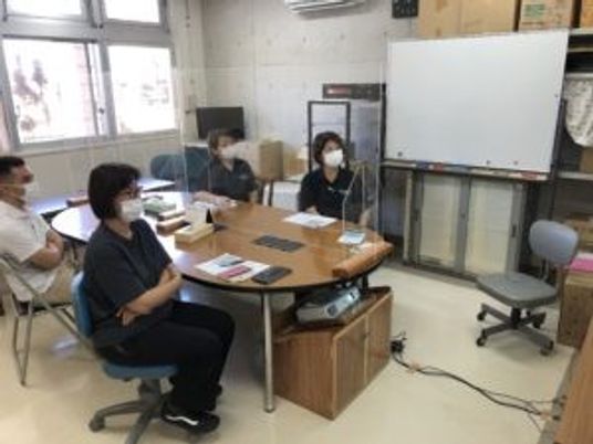 会議する研修室  