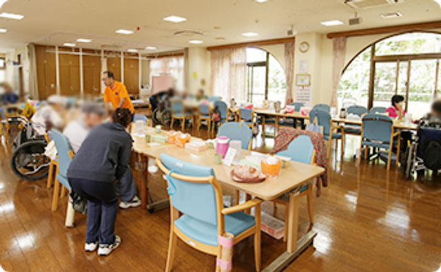 明るく広々とした室内