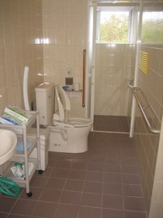 バリアフリー対応のトイレ