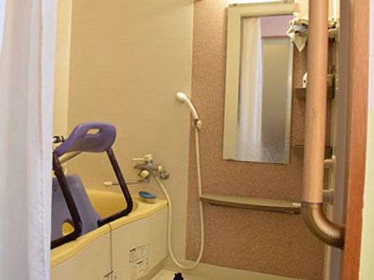 安全設計の浴槽