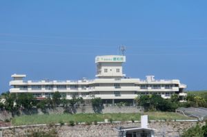 広々とした建物の外観