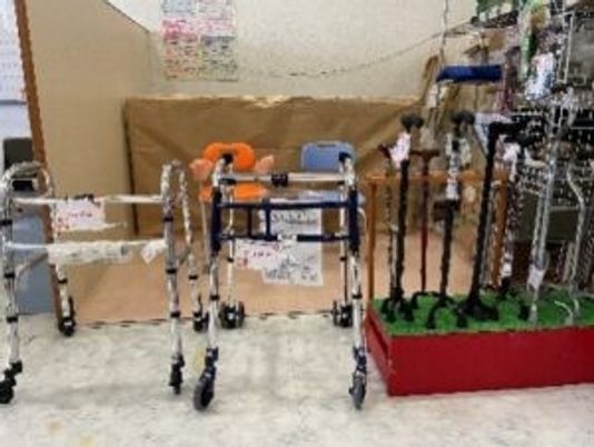 機能訓練器具のある室内  