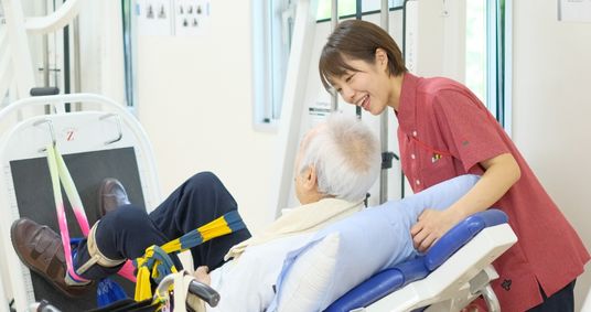楽しそうなスタッフと利用者の様子