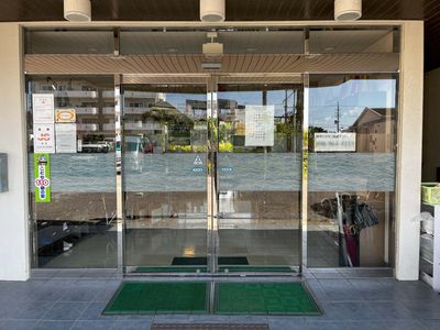 自動ドアのエントランス