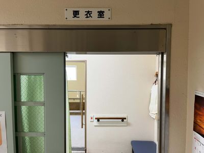 更衣室の出入口