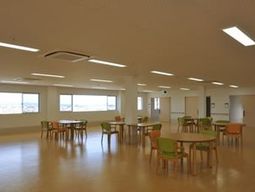 明るい食堂の風景