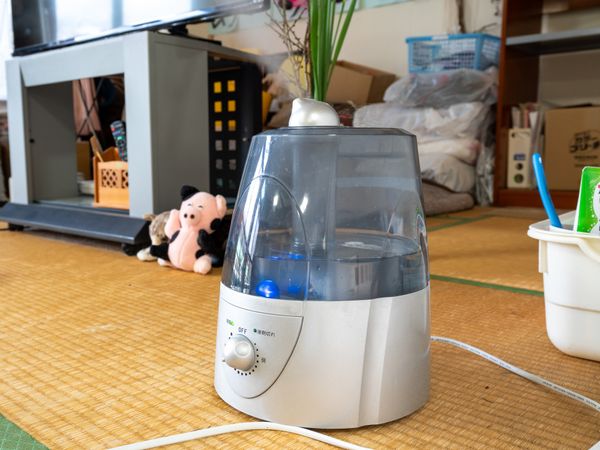 畳と加湿器のある部屋
