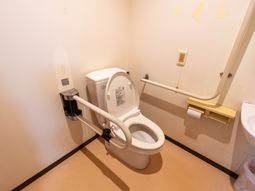 手すり付きトイレ