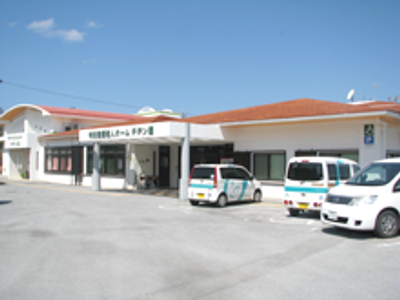 駐車場のある建物
