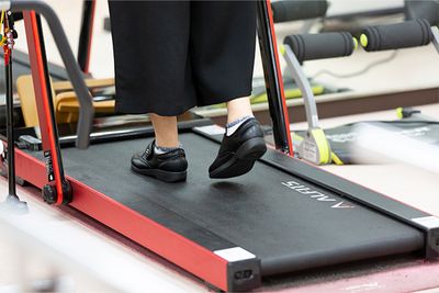 運動機器を使う様子