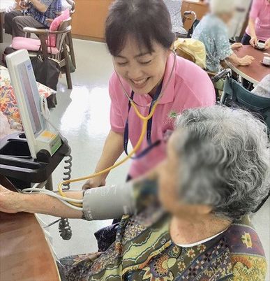 健康チェックの様子  