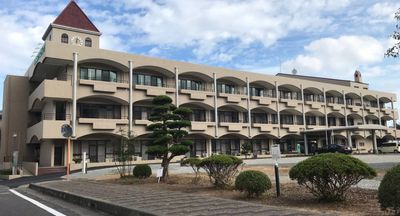 広々とした外観