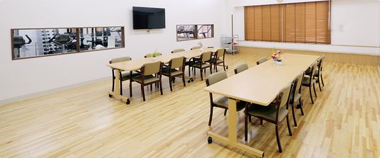 広々としたラウンジ