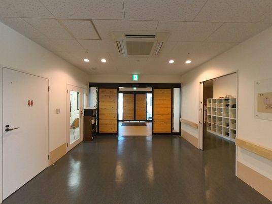 広々とした廊下