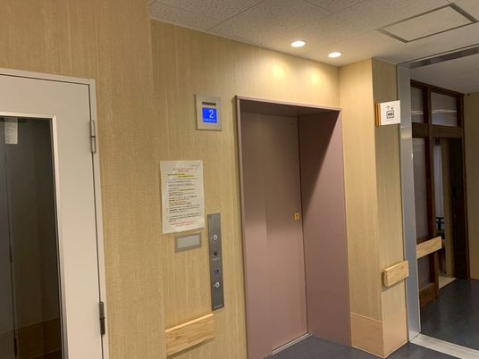 機能的なエレベーター
