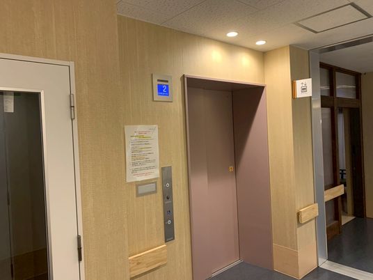 機能的なエレベーター