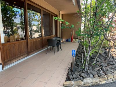 落ち着いた雰囲気のテラス