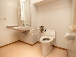 バリアフリートイレ空間