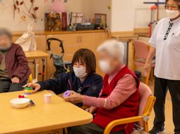 活気あるリビング風景