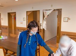 スタッフと利用者の手助け