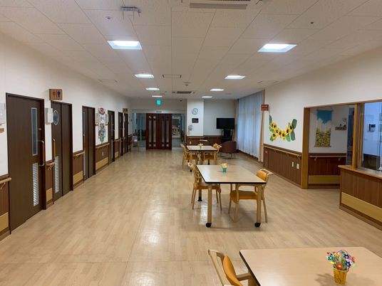 広々としたダイニングルーム