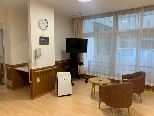 明るいスペースのリビング