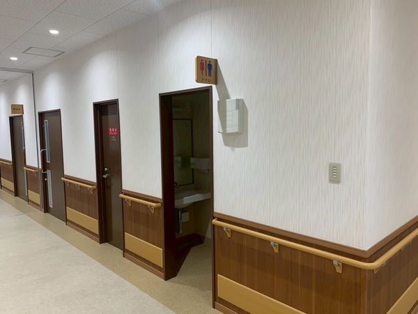 手すりのある廊下