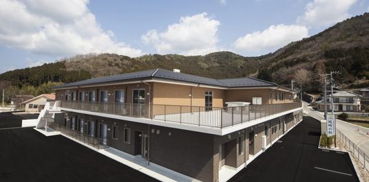 自然に囲まれた建物