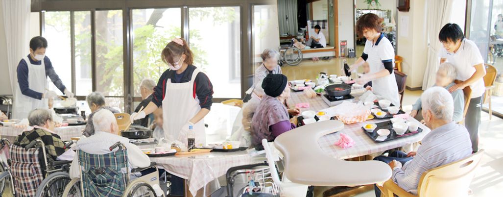 リビングで談笑