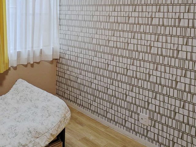明るい洋室の一角  