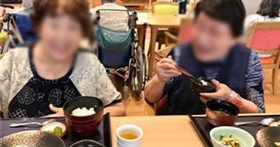 賑やかな食堂
