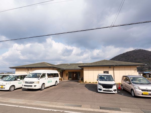 入口と駐車場