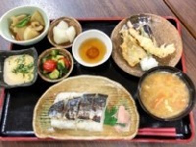 色とりどりの和食膳