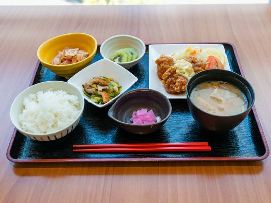 和風の食事セット