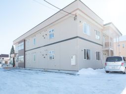 雪景色の建物外観